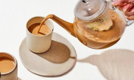 ಎರಡಕ್ಕಿಂತ ಹೆಚ್ಚು ಬಾರಿ ಟೀ ಕುಡಿದ್ರೆ ಏನಾಗುತ್ತೆ ಗೊತ್ತಾ?