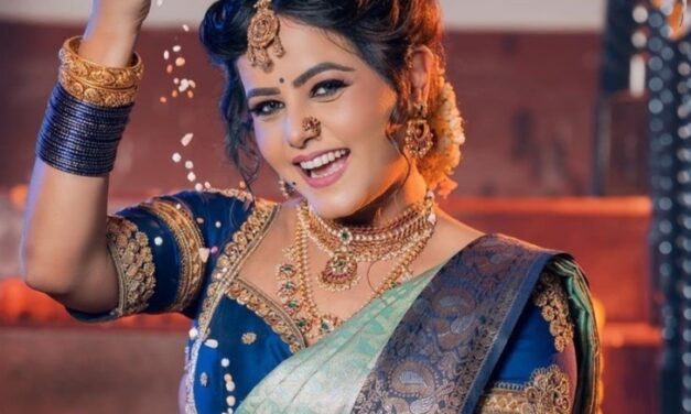 ಸಂಕ್ರಾಂತಿಲಿ ಸೀರೆಯುಟ್ಟು ‘ನಕ್ಷತ್ರ’ದಂತೆ ಮಿಂಚಿದ ಲೀಲಾ