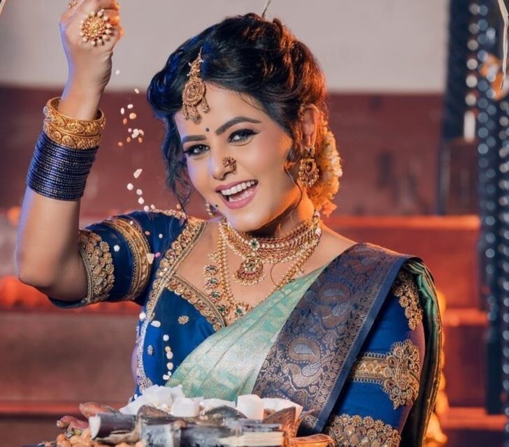 ಸಂಕ್ರಾಂತಿಲಿ ಸೀರೆಯುಟ್ಟು ‘ನಕ್ಷತ್ರ’ದಂತೆ ಮಿಂಚಿದ ಲೀಲಾ